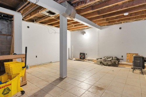 944 3Rd Avenue, Hope, BC - Indoor Photo Showing Basement