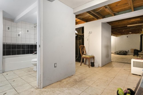 944 3Rd Avenue, Hope, BC - Indoor