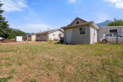 944 3Rd Avenue, Hope, BC - Outdoor