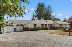 8570 Primrose Drive Chilliwack, BC V2R 4A3