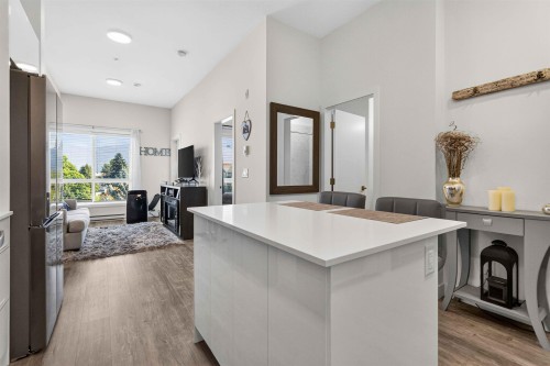 403-9450 Robson Street, Chilliwack, BC - Indoor