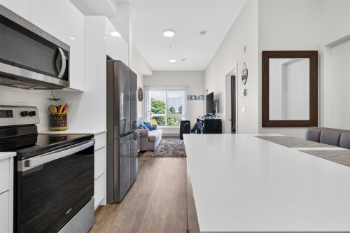 403-9450 Robson Street, Chilliwack, BC - Indoor Photo Showing Kitchen With Stainless Steel Kitchen With Upgraded Kitchen