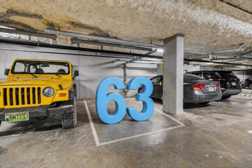 403-9450 Robson Street, Chilliwack, BC - Indoor Photo Showing Garage