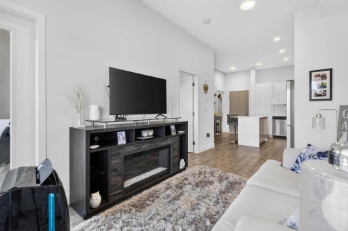 403-9450 Robson Street, Chilliwack, BC - Indoor With Fireplace