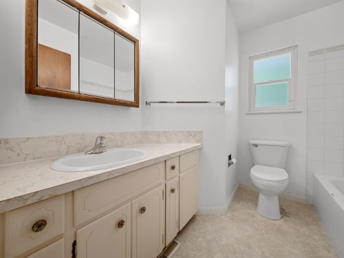 10059 Killarney Drive, Chilliwack, BC - Indoor Photo Showing Bathroom