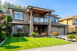 29-50778 Ledgestone Place Chilliwack, BC V2P 0E7
