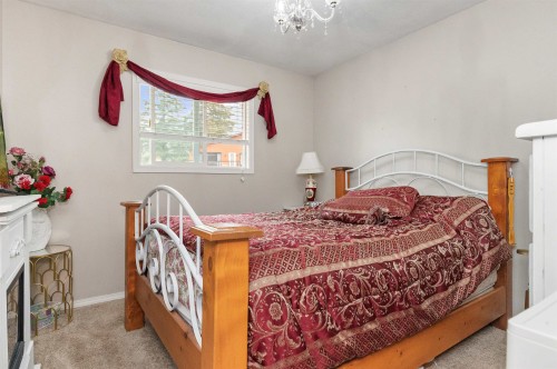 714 River Parade, Hope, BC - Indoor Photo Showing Bedroom