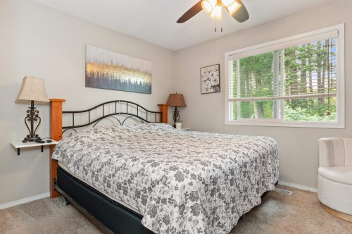 714 River Parade, Hope, BC - Indoor Photo Showing Bedroom