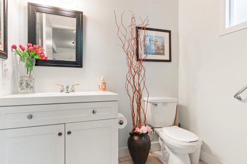 714 River Parade, Hope, BC - Indoor Photo Showing Bathroom