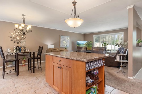 714 River Parade, Hope, BC - Indoor Photo Showing Dining Room