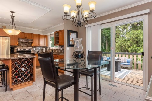 714 River Parade, Hope, BC - Indoor Photo Showing Dining Room