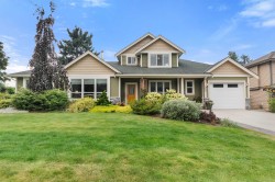 380 Dewdney Avenue Hope, BC V0X 1L0