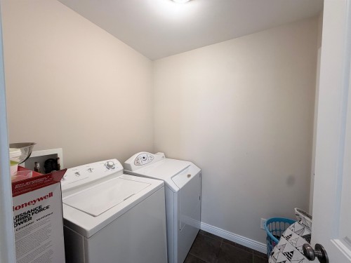 46151 Third Avenue, Chilliwack, BC - Indoor Photo Showing Laundry Room