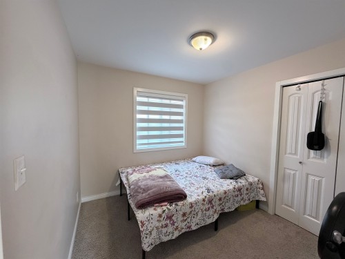 46151 Third Avenue, Chilliwack, BC - Indoor Photo Showing Bedroom