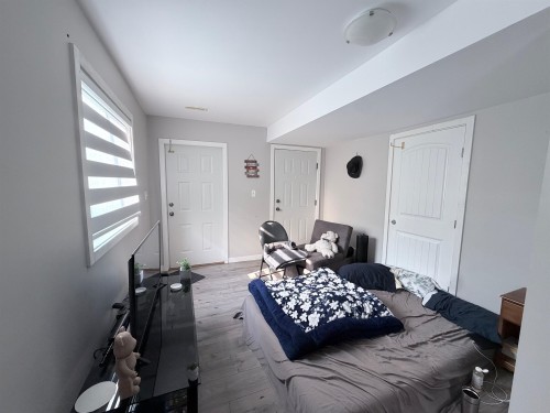 46151 Third Avenue, Chilliwack, BC - Indoor Photo Showing Bedroom