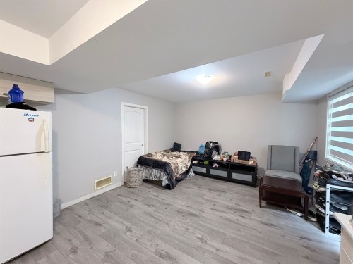 46151 Third Avenue, Chilliwack, BC - Indoor Photo Showing Garage