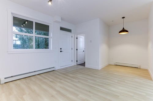 7-46376 Yale Road, Chilliwack, BC - Indoor Photo Showing Other Room