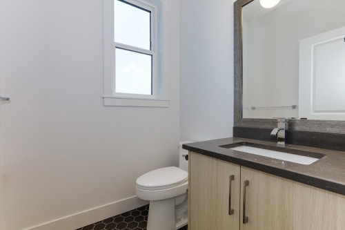 7-46376 Yale Road, Chilliwack, BC - Indoor Photo Showing Bathroom