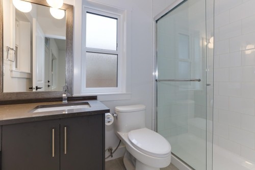 7-46376 Yale Road, Chilliwack, BC - Indoor Photo Showing Bathroom