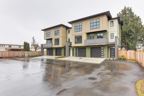 7-46376 Yale Road, Chilliwack, BC - Outdoor With Facade