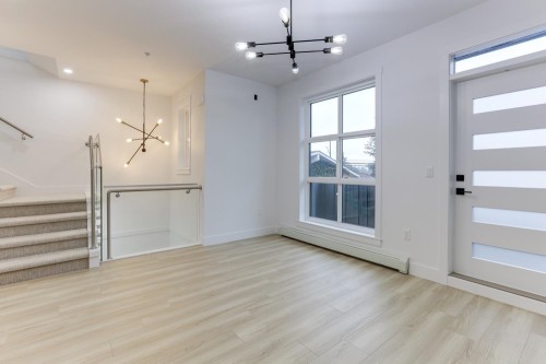 7-46376 Yale Road, Chilliwack, BC - Indoor Photo Showing Other Room