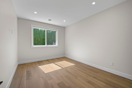 862 Willow Place, Harrison Hot Springs, BC - Indoor Photo Showing Other Room