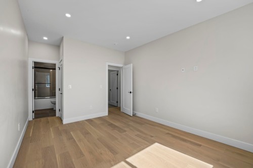 862 Willow Place, Harrison Hot Springs, BC - Indoor Photo Showing Other Room