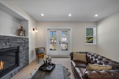 862 Willow Place, Harrison Hot Springs, BC - Indoor Photo Showing Living Room With Fireplace