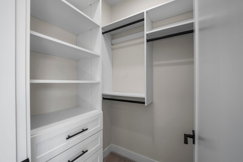 862 Willow Place, Harrison Hot Springs, BC - Indoor With Storage