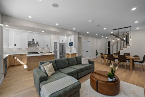 862 Willow Place, Harrison Hot Springs, BC - Indoor Photo Showing Living Room