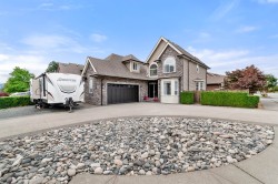 44557 Bayshore Avenue  Chilliwack, BC V2R 0A6
