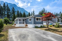 28-65367 Kawkawa Lake Road Hope, BC V0X 1L1