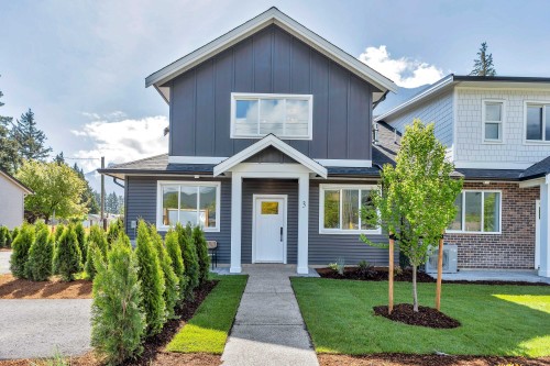 3-558 Park Street  Hope, BC V0X 1L0