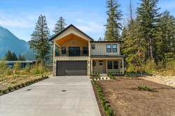 20057 Silver Creek Crescent Hope, BC V0X 1L2