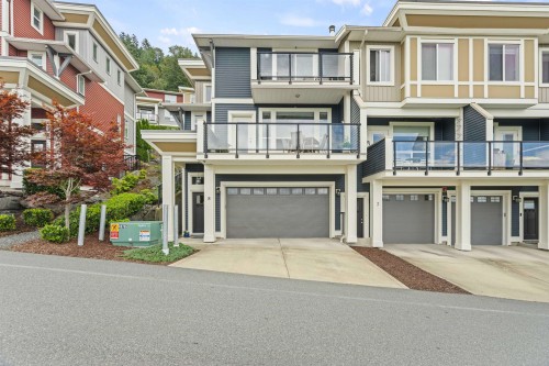 8-6026 Lindeman Street  Chilliwack, BC V2R 0W1