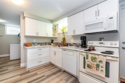 7407 Crestwood Drive Chilliwack, BC V2R 1K2