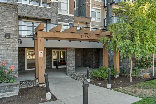 203-45562 Airport Road , Chilliwack, BC V2P 0J8 2
