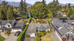 45985 Collins Drive Chilliwack, BC V2R 2E1