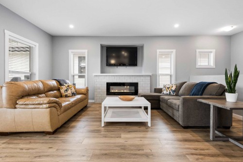 B-9279 Carleton Street, Chilliwack, BC 