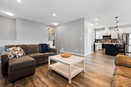 B-9279 Carleton Street, Chilliwack, BC 