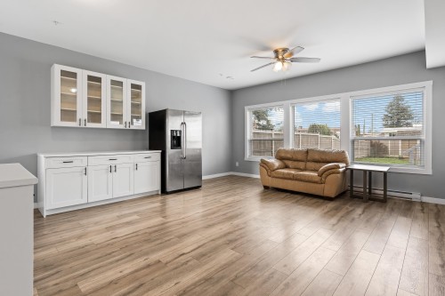 B-9279 Carleton Street, Chilliwack, BC 