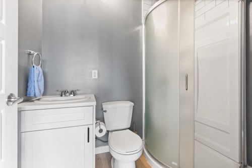 B-9279 Carleton Street, Chilliwack, BC 