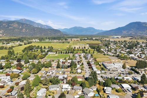 10128 Shamrock Drive, Chilliwack, BC 