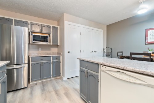 302-9006 Edward Street, Chilliwack, BC 