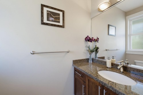 2-5623 Teskey Way, Chilliwack, BC 