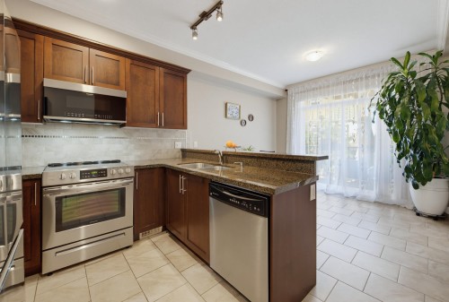 2-5623 Teskey Way, Chilliwack, BC 