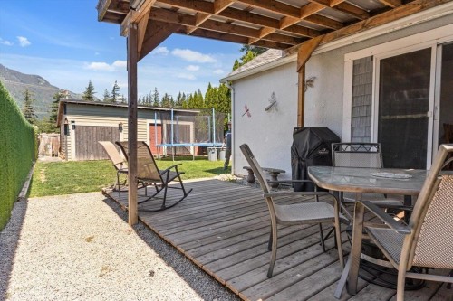 325 Hudson Bay Street, Hope, BC 