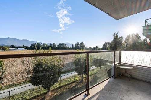 304-45520 Knight Road, Chilliwack, BC 