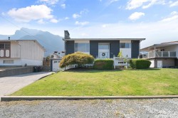 630 Thacker Avenue  Hope, BC V0X 1L0