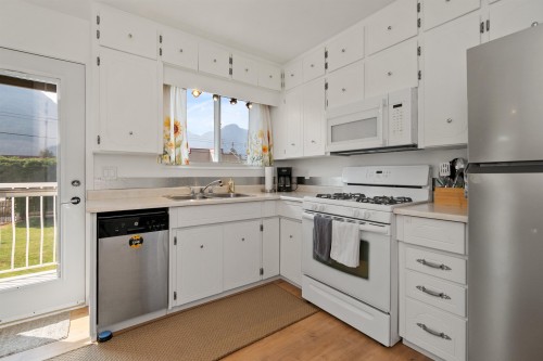 630 Thacker Avenue, Hope, BC 